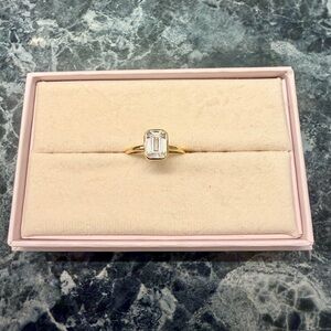 Travel Ring Emerald Bezel Size 7